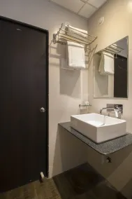 Hotel City Point - Bathroom