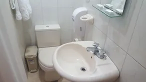 Hotel Mama Tina - Baño
