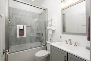 Downtown Brevard 5BR Retreat & Cyclists Dream - Værelse