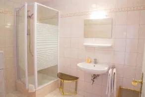 Aparthotel Landau an der Isar - Bathroom