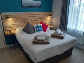 Cotswold Aparthotel - Room