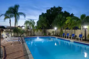 Super 8 by Wyndham Bradenton Sarasota Area - Piscine