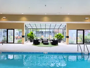 Courtyard by Marriott Indianapolis Airport - Piscine