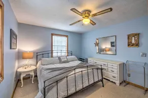 Lake House w/ Hot Tub + Fire Pit - 1 Mi to Marina! - Innvendig