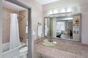 Days Inn by Wyndham Melbourne - Salle de bain