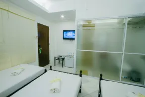 JJ Midcity Inn - Room