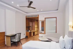 Le OVAL Hotel & Resorts - Quarto