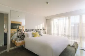 QT Canberra - Room