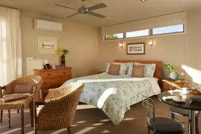 Almyra Waterfront Accommodation - Habitación