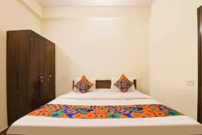 FabHotel Cozi Inn - Zimmer