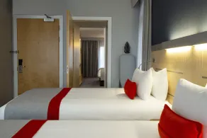 Holiday Inn Express Cheltenham Town Centre by IHG - Room