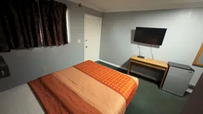 Ada Inn & Suites - Værelse