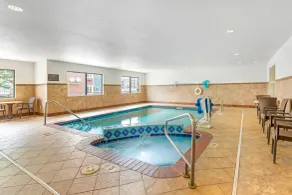 Comfort Suites Longmont - Pool