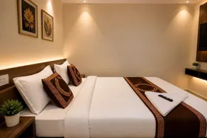 Hotel Namah Prime Near By Chanda Nagar Ameenpur Road - Rum