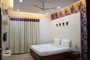 When In Gurgaon - 3 BHK MEDANTA MEDICITY 3 Mins Drive, FORTIS 5 Mins Drive - Camera