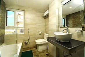 Hotel The Milestone - Bathroom