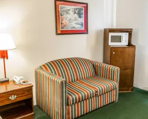 Quality Inn & Suites Lebanon I-65 - Chambre