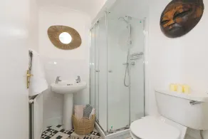 Lanyon - Bathroom