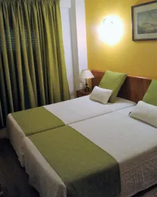 Apartamentos Turisticos Lindomar - Chambre