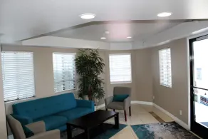 Rancho San Diego Inn & Suites - Lobby sitting area