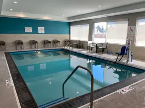 avid hotels - Chicago O Hare - Des Plaines - Piscine