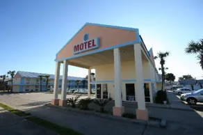 Coconut Grove Motor Inn - Interior entrance