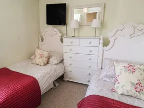 2 bedroomed cottage near quay - Rom