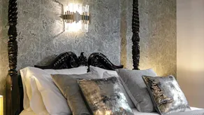 The Tudor Mansion - Room