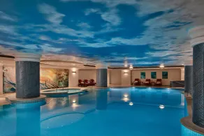 The Ritz-Carlton, Istanbul at the Bosphorus - Piscina