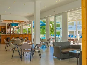 Manousis ApartHotel - Réception