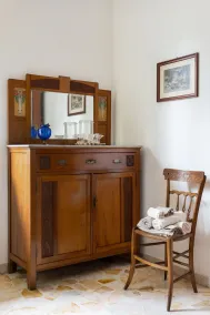 At Armando's Home - Chambre