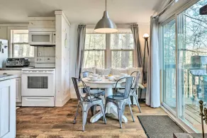 Unplugged Mountain Retreat With Porch Swings! - Interiør
