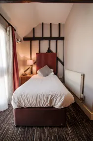 The Saracens Head Hotel - The Coaching Inn Group - Habitación