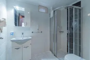 GRAND BARHAN HOTEL - Bathroom
