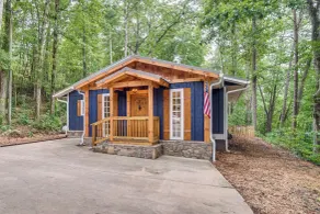 < 1/2 Mi to Lake Burton! Forest-view Sanctuary - Innvendig