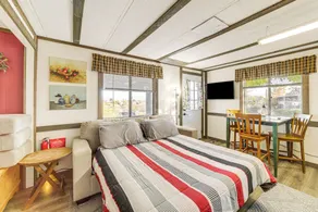 6 Mi to Old Town, Panoramic Views: Cottonwood Gem! - Interior