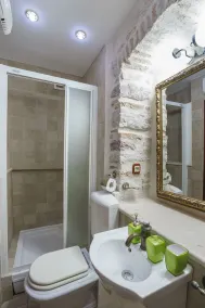 Apartments Wine House Old Town - Baño