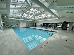 Holiday Inn Toronto Airport East by IHG - Piscine
