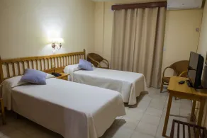 Hotel Tres Jotas Conil - Chambre