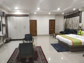 Ziro Palace Inn - Room