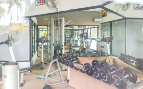 Spacious 2BR Apartment at Grand Setiabudi By Travelio - Fitnessbereich