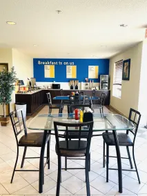 Days Inn by Wyndham Grande Prairie - Restaurant
