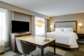 Hampton Inn & Suites by Hilton Saskatoon Airport - Chambre