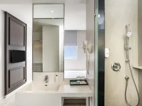Ibis Styles Phuket City - Bathroom