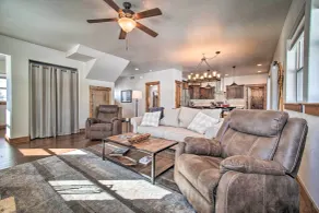 McCall Home + Hot Tub ~ 2 Mi to Payette Lake - Intérieur