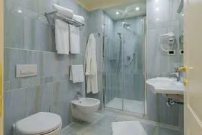 La Paloma Blanca Hotel - Bathroom