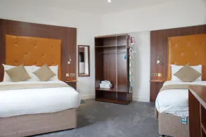 Trivelles Rochester Hotel - Room