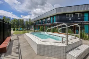 Stoke Hotel SureStay Collection by Best Western - Basseng
