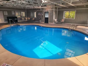 Holiday Inn Cleveland Northeast - Mentor by IHG - Piscine