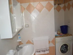 Holiday Home With Balcony and air Conditioning in Torre Dell'o - Badeværelse